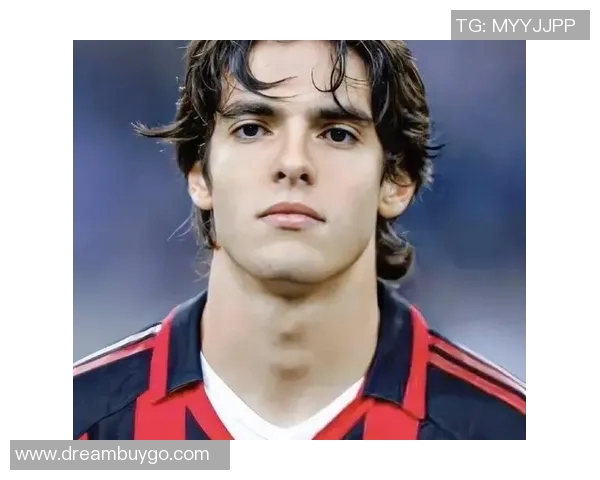 高清图展示足球明星卡卡的辉煌瞬间与精彩瞬间回顾 高清图展示足球明星卡卡的辉煌瞬间与精彩瞬间回顾