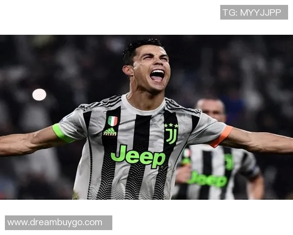 足球明星奥比亚的传奇之路与他对足球的热爱与奉献