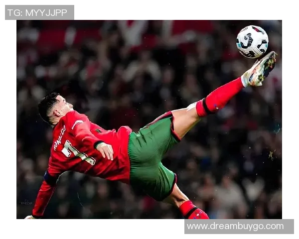 揭秘42号足球明星的传奇故事与辉煌成就分析