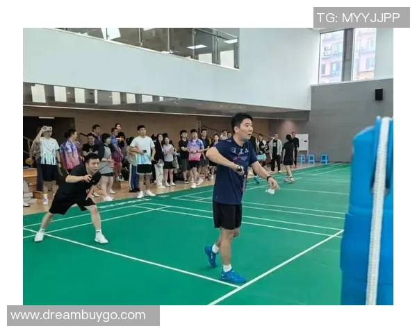 羽毛球热议：上海羽毛球队战术选择引发的激烈讨论与思考