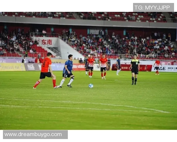 足球明星精彩摆头瞬间视频集锦让你领略球场魅力与风采 足球明星精彩摆头瞬间视频集锦让你领略球场魅力与风采